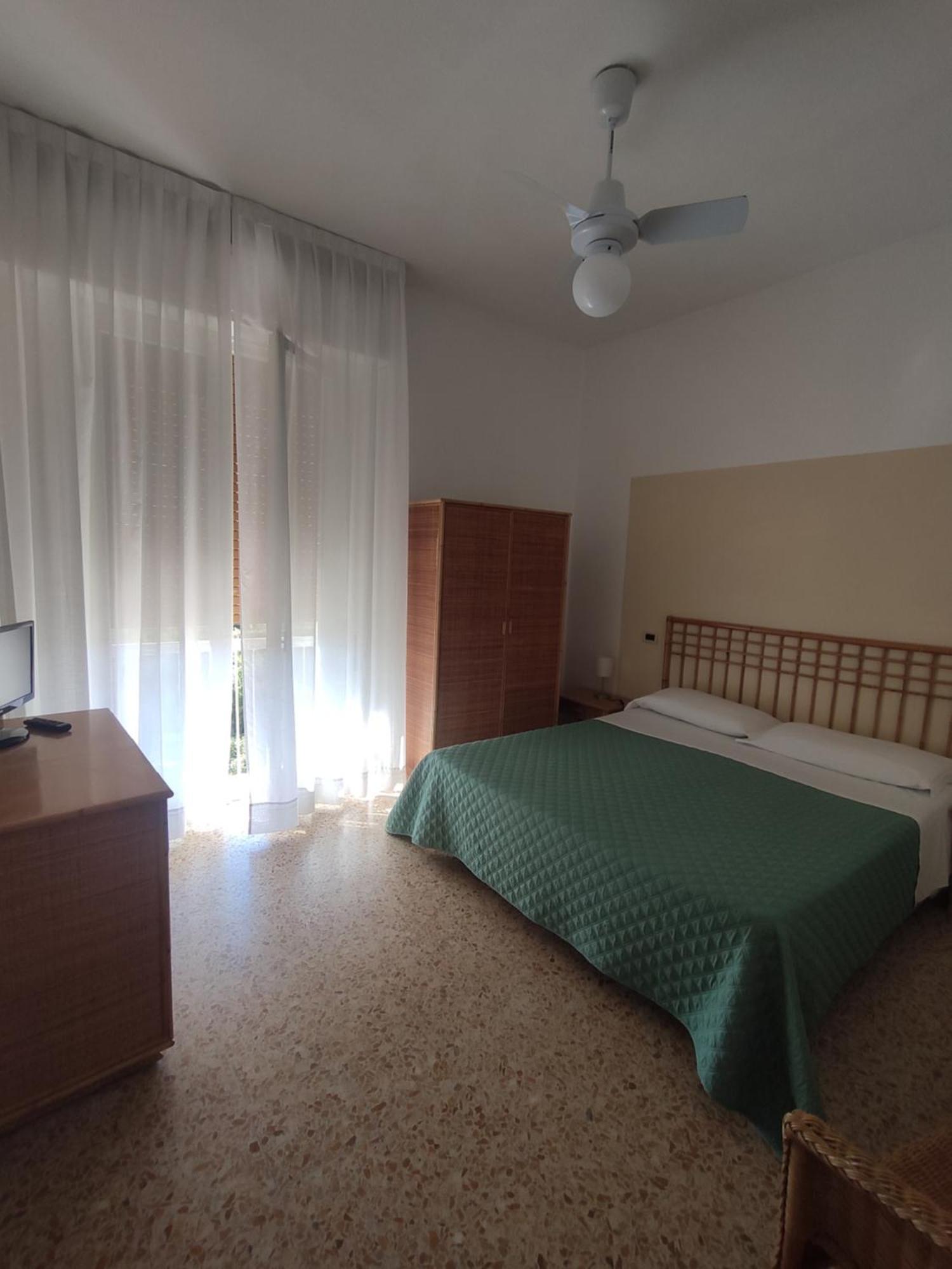 Hotel Imperia Marciana Marina  Oda fotoğraf
